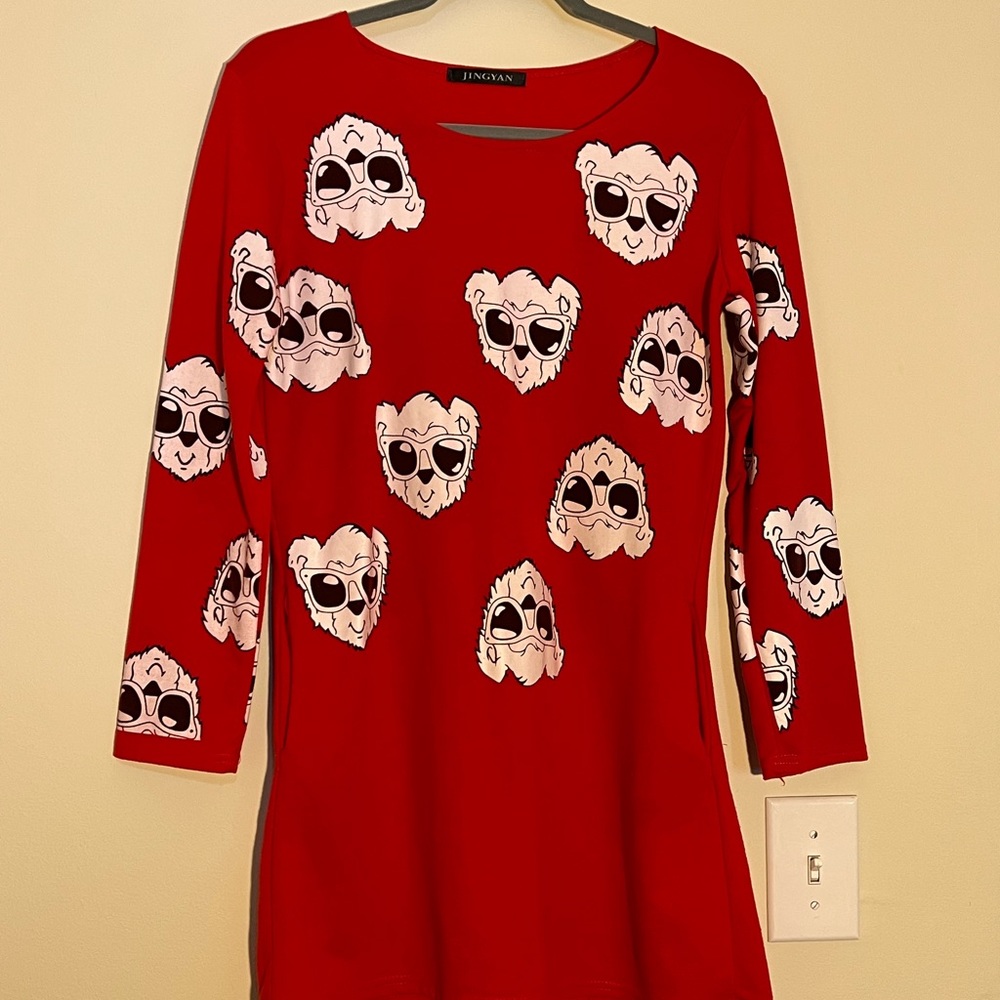 Mini dress, fun printed pattern.